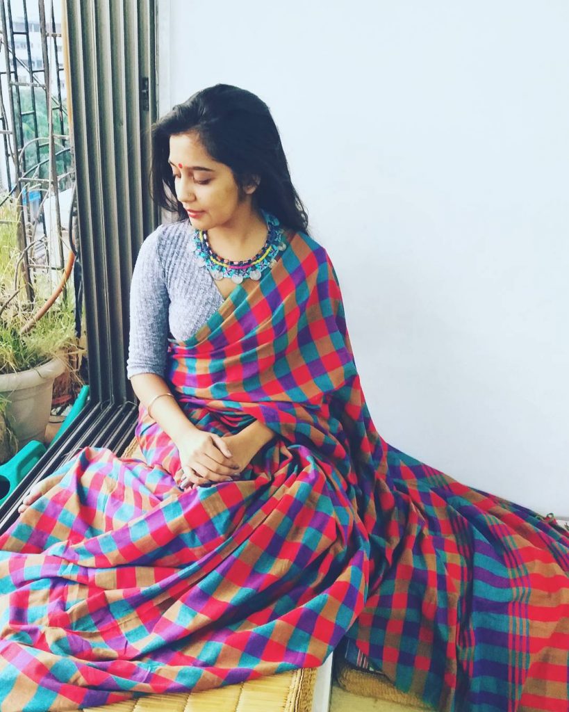 Red & Green Gamcha Saree | The Art Of Amore